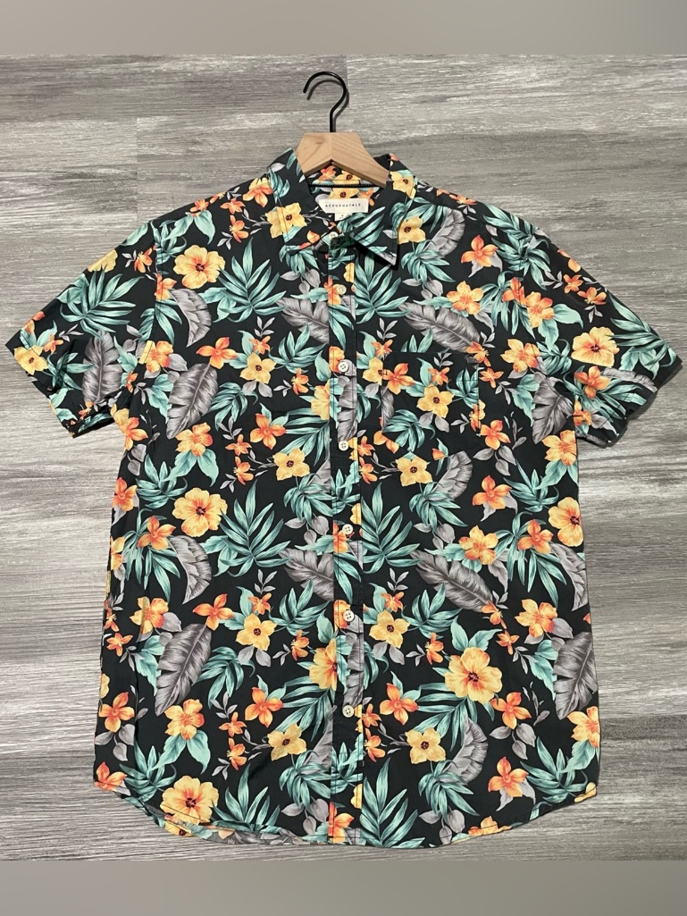 Aeropostale Floral Hawaiian Button-Up Shirt Mens M Tropical Vacation Casual Y2K